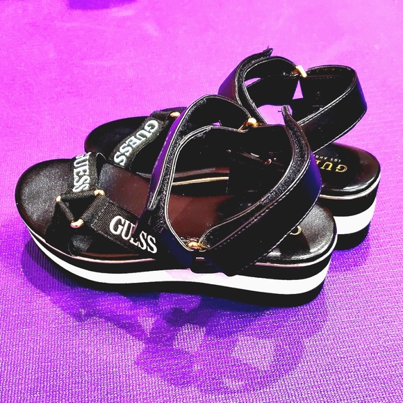 GUESS Black/White Trim Wedge Sandals - Size 5.5 - Picture 4 of 6